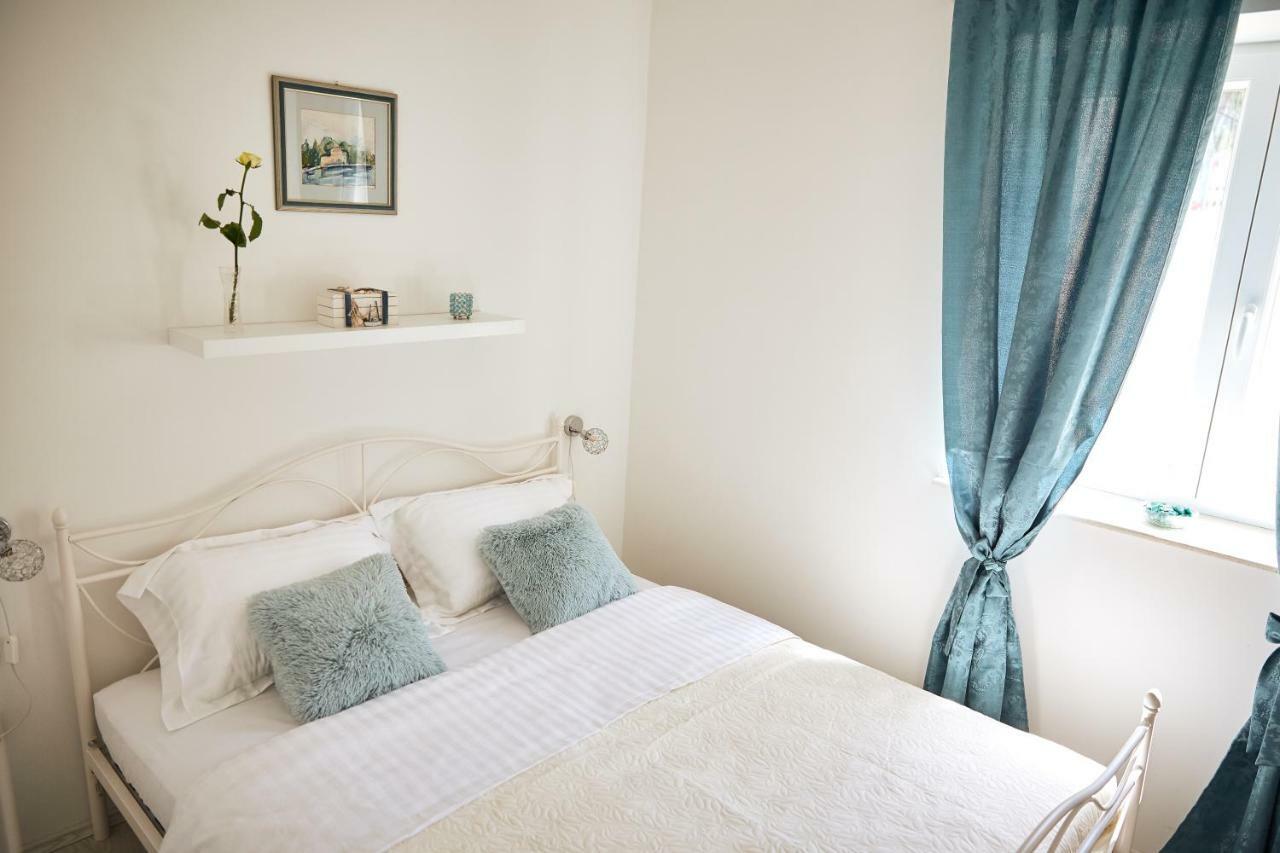 Apartment Vintage Kaštela Zewnętrze zdjęcie